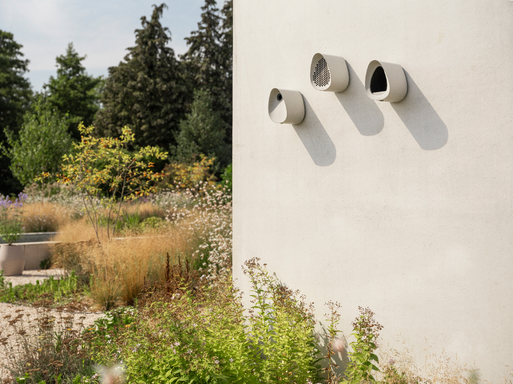 Essential Bee Hotel 18